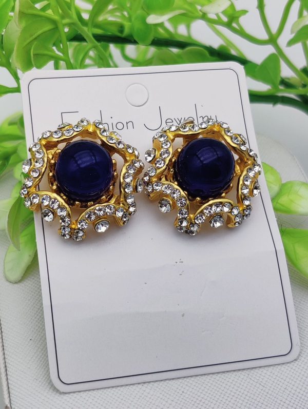Dual-toned Radiant Stud Earrings – A Fusion Of Elegance And Glam