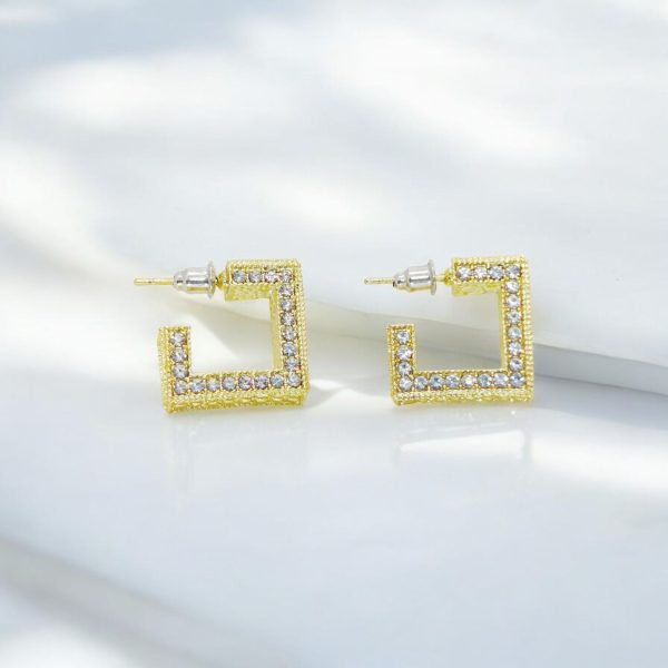 Radiant Square Luxe Earrings – Crystal Perfection In Gold Square Luxe Earrings