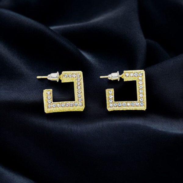 Radiant Square Luxe Earrings – Crystal Perfection In Gold Square Luxe Earrings